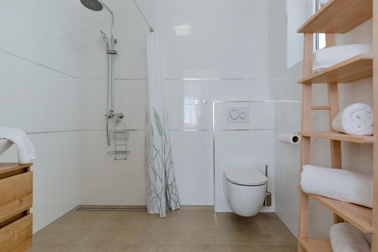 Apartments Ivica Оміш Екстер'єр фото