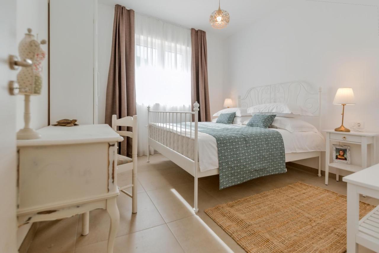Apartments Ivica Оміш Екстер'єр фото