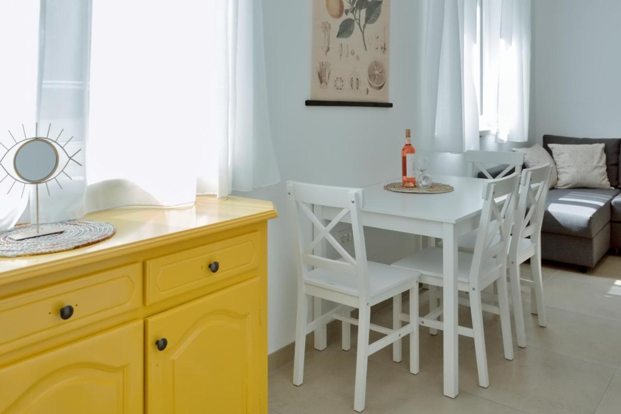 Apartments Ivica Оміш Екстер'єр фото