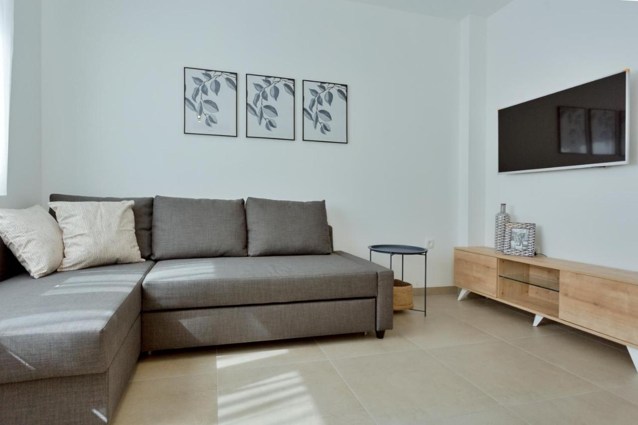 Apartments Ivica Оміш Екстер'єр фото