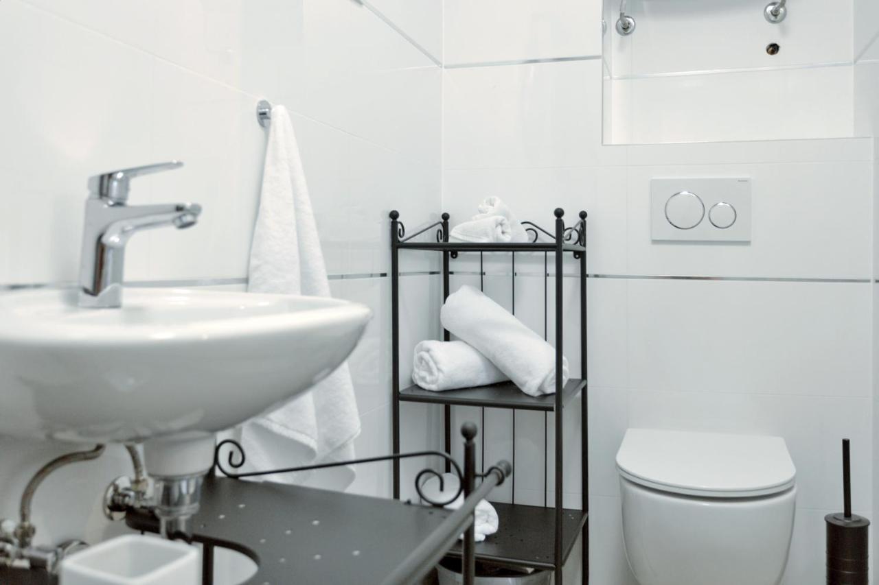 Apartments Ivica Оміш Екстер'єр фото
