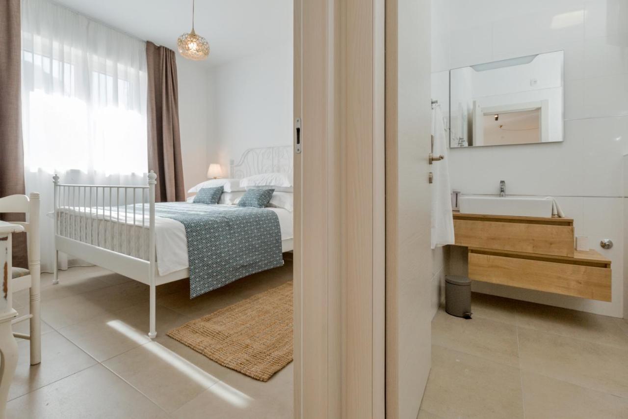 Apartments Ivica Оміш Екстер'єр фото
