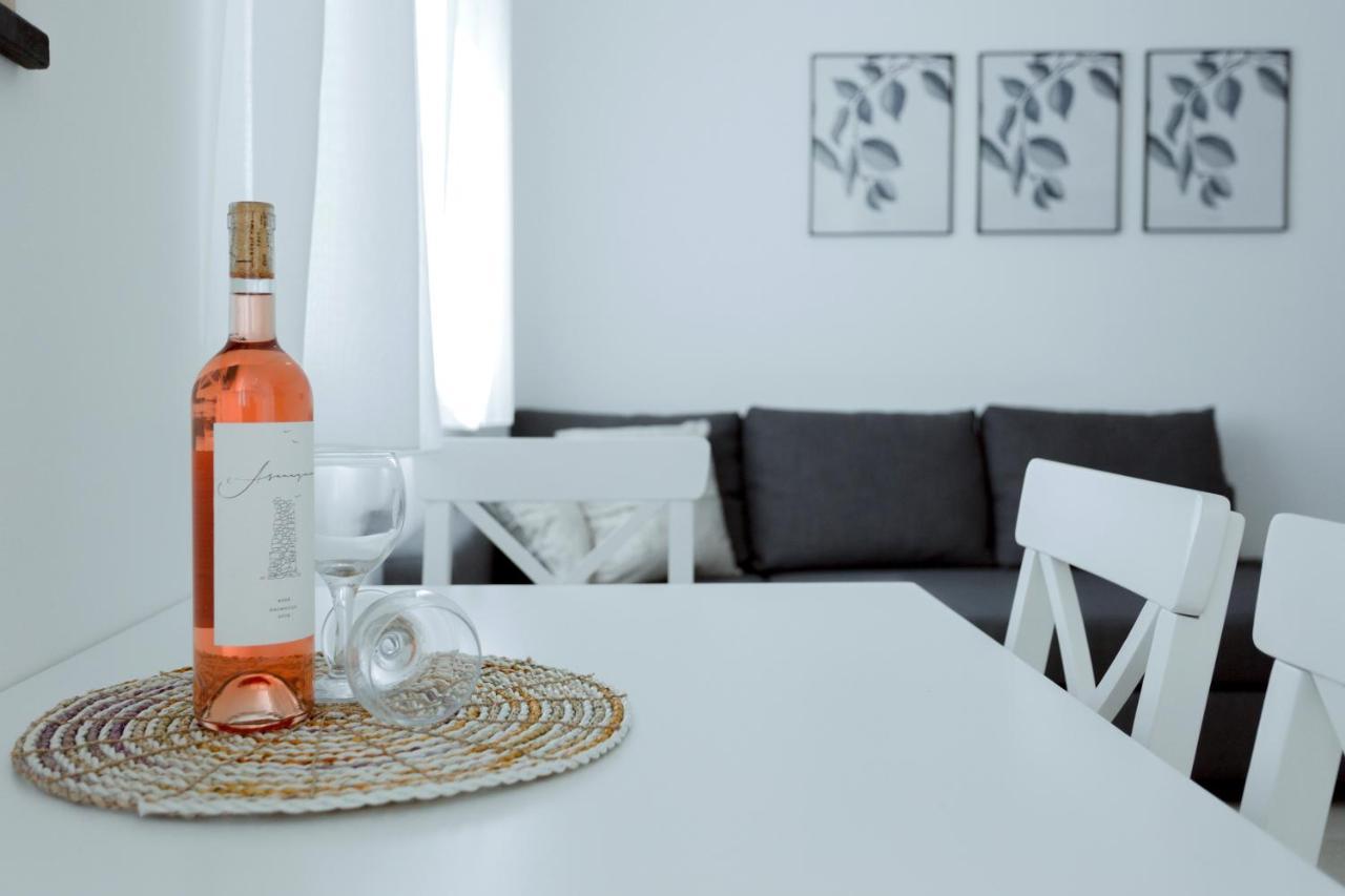 Apartments Ivica Оміш Екстер'єр фото