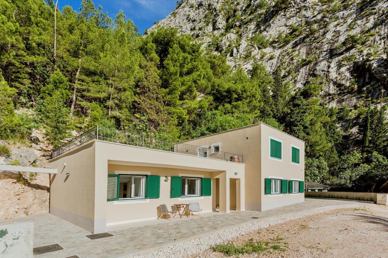 Apartments Ivica Оміш Екстер'єр фото